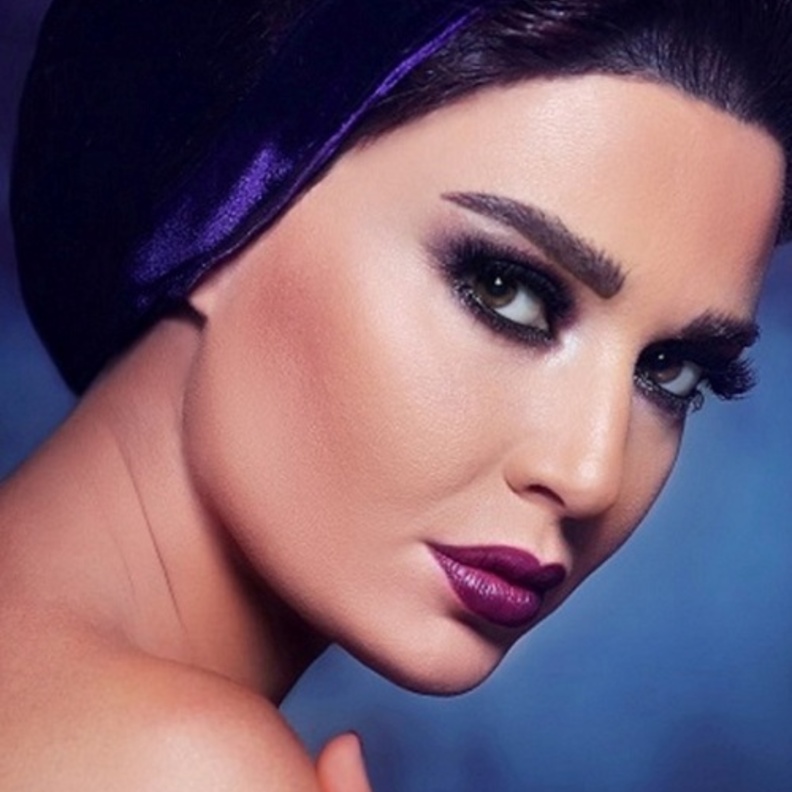 سيرين عبدالنور متألقة بمكياج كوليت اسكندر