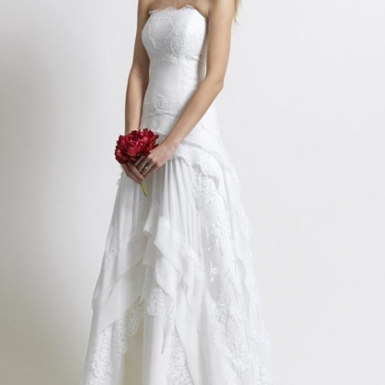 فساتين زفاف  Christos Costarello... أناقة حالمة