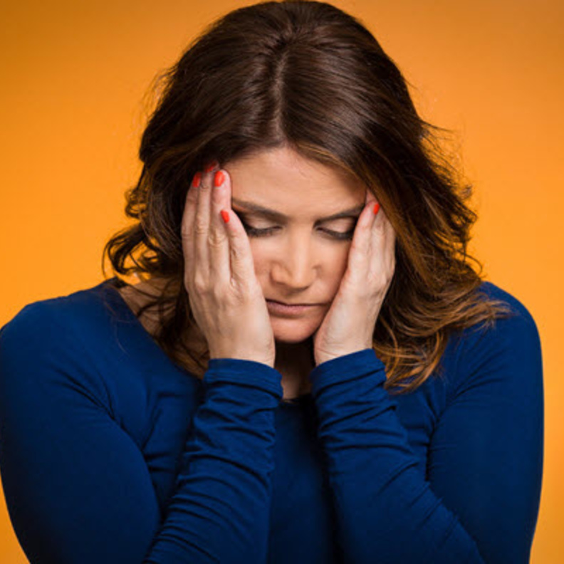 علامات انقطاع الدورة الشهرية و اثارها على نفسية المرأة