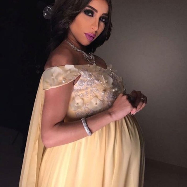 حمل دنيا بطمة