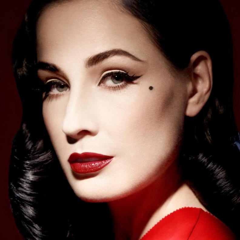 حمام السباحة