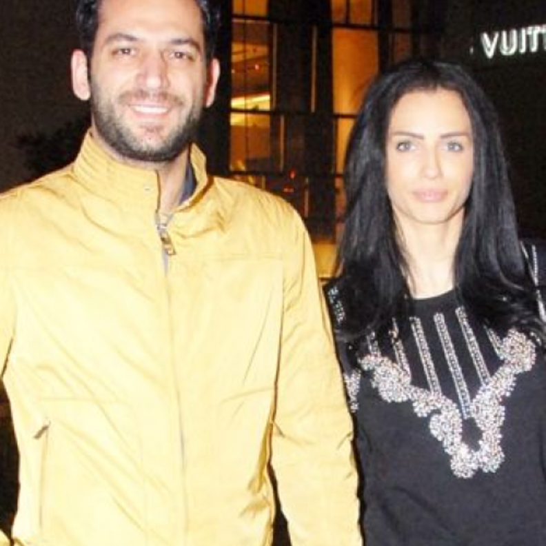 مراد يلديرم وزوجته ايمان الباني لدى وصولهما المغرب