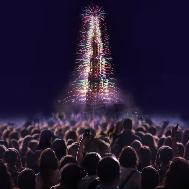 تشكيلات تحتفي بالإنجازات في عروض برج خليفة في ليلة رأس السنة 2017