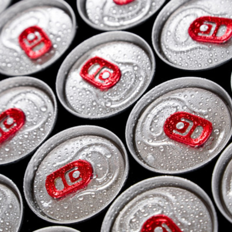 مشروبات الطاقة أصبحت خطرا داهما على حياة الشباب 