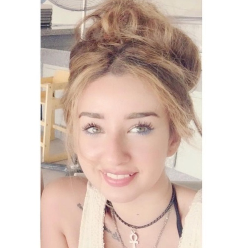 هنا الزاهد 1