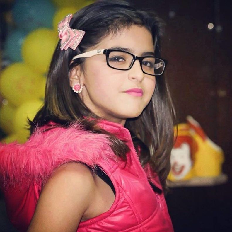 حلا الترك في طفولتها قبل سنوات