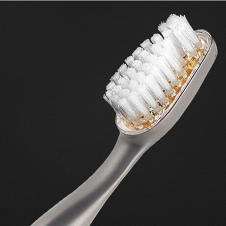 بالفيديو: أغلى "فرشاة أسنان" في العالم