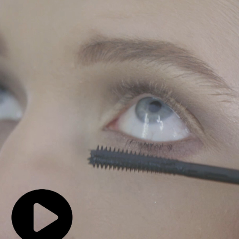 إطلالة العيون الدخانية العربية من Max Factor