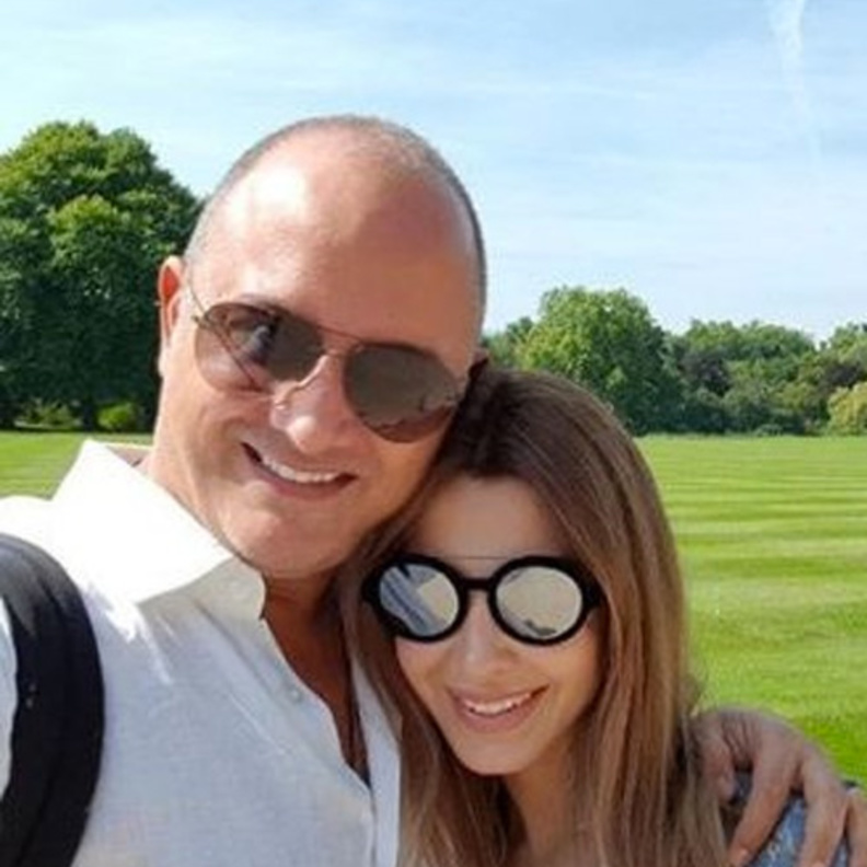 نانسي عجرم تستجم مع زوجها في لندن