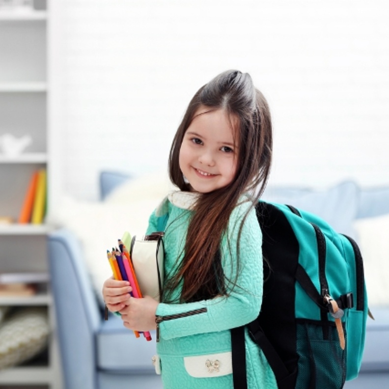 العودة للمدارس .. ماهي مواصفات الحقيبة المدرسية المناسبة للطفل؟ 