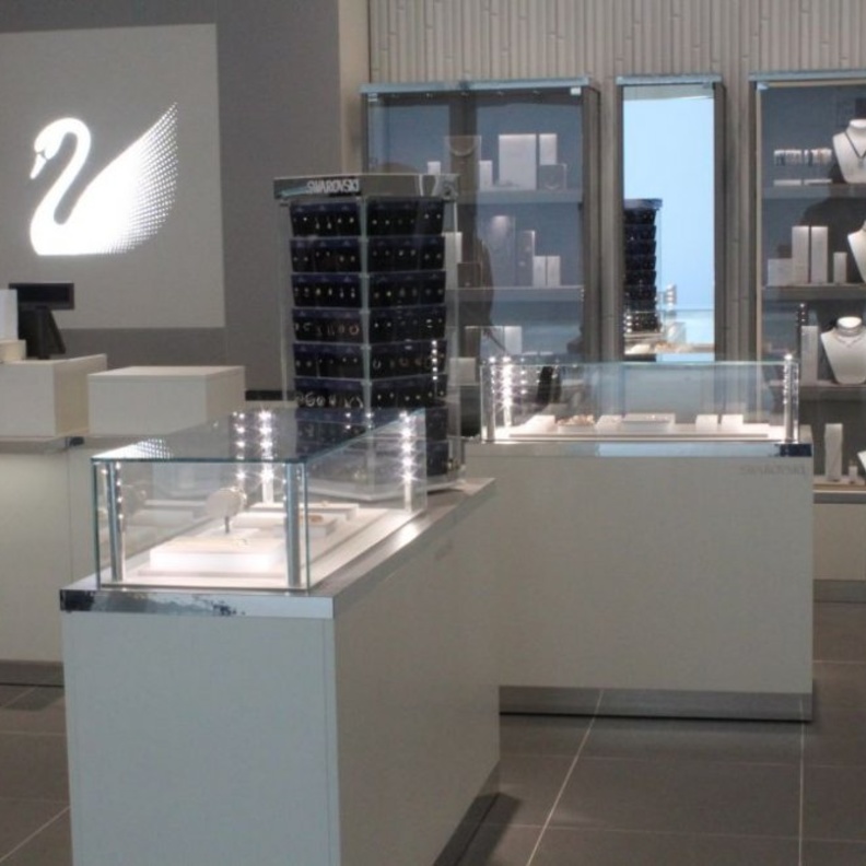 يُعدّ بوتيك سواروفسكي Swarovski الجديد في الردسي مول السادس في مدينة جدّة