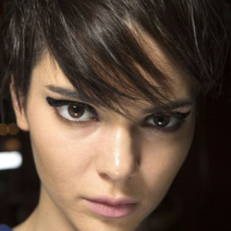 رسمات الآيلاينر الاسود بأسلوب توم فورد Tom Ford