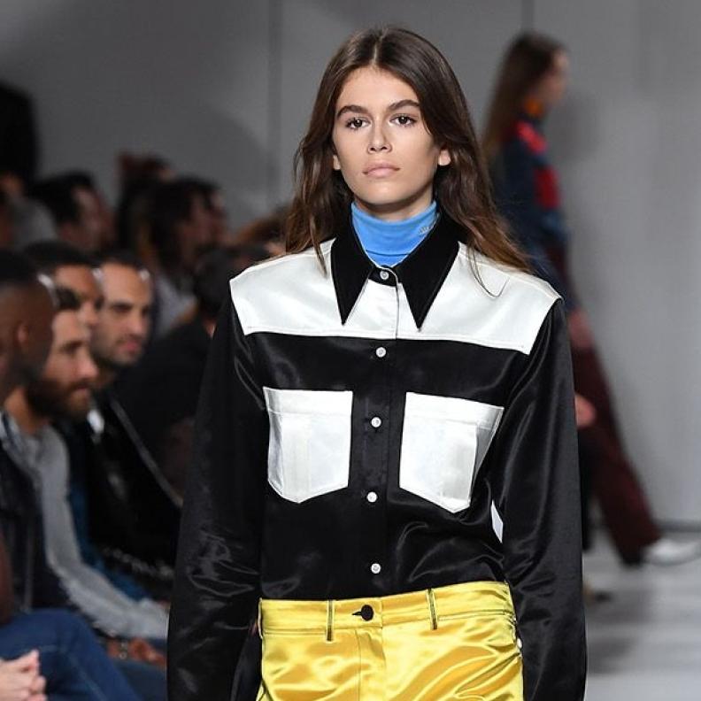 ابنة سيندي كروفورد تشارك في عرض أزياء للمرة الأولى