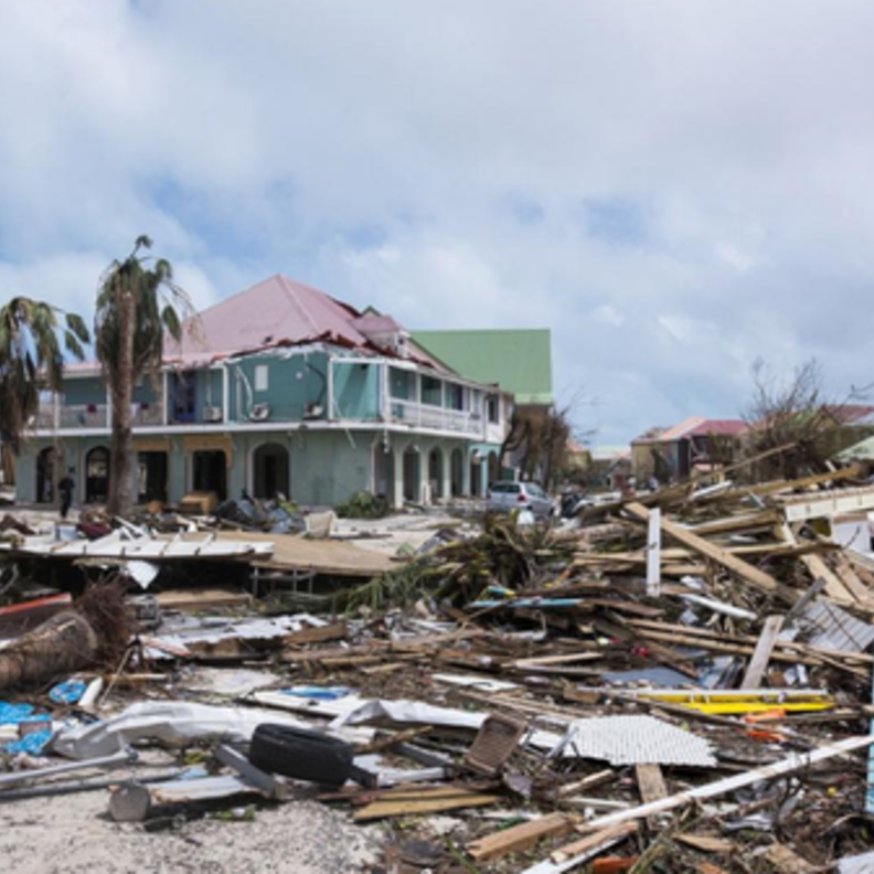 أثار الإعصار ايرما