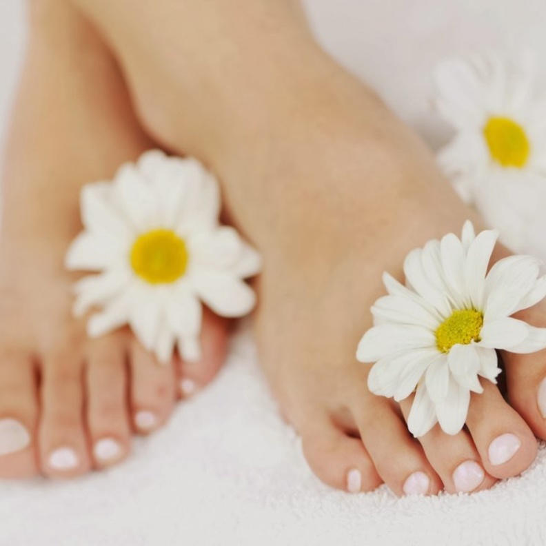 غسل القدمين مرتين يوميا خلال فصل الصيف للحماية من التعرق الشديد