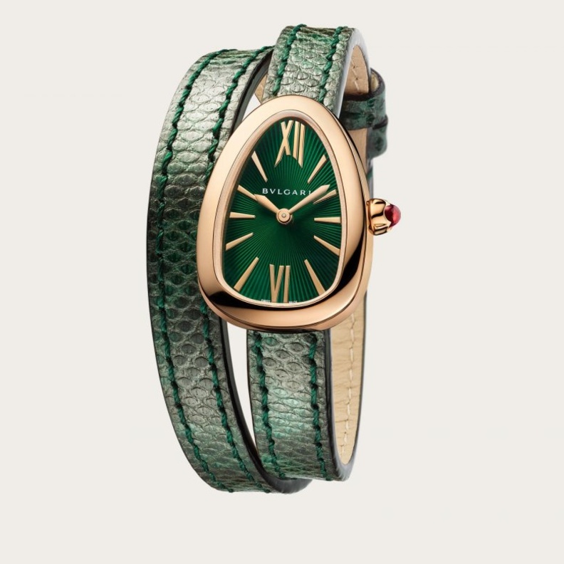 ساعة بولغاري من الذهب وحزام الجلد الأخضر