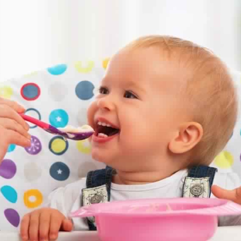 مواعيد ادخال الطعام للطفل الرضيع