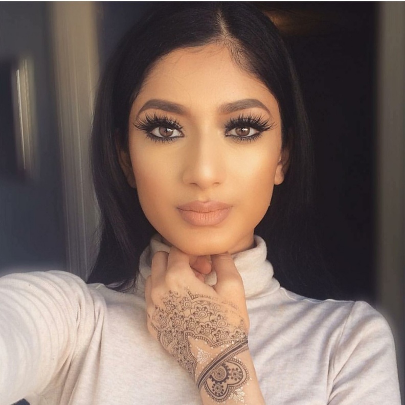 زيني يديك بنفشات الحنة الحمراء الطبيعية