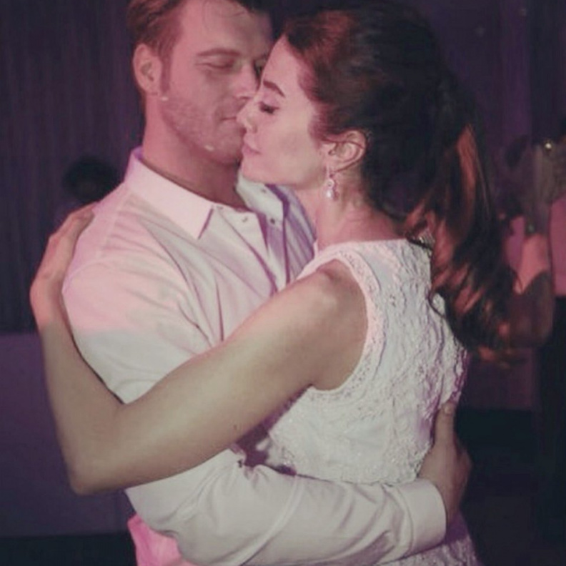 كيفانش تاتليتوغ وزوجته