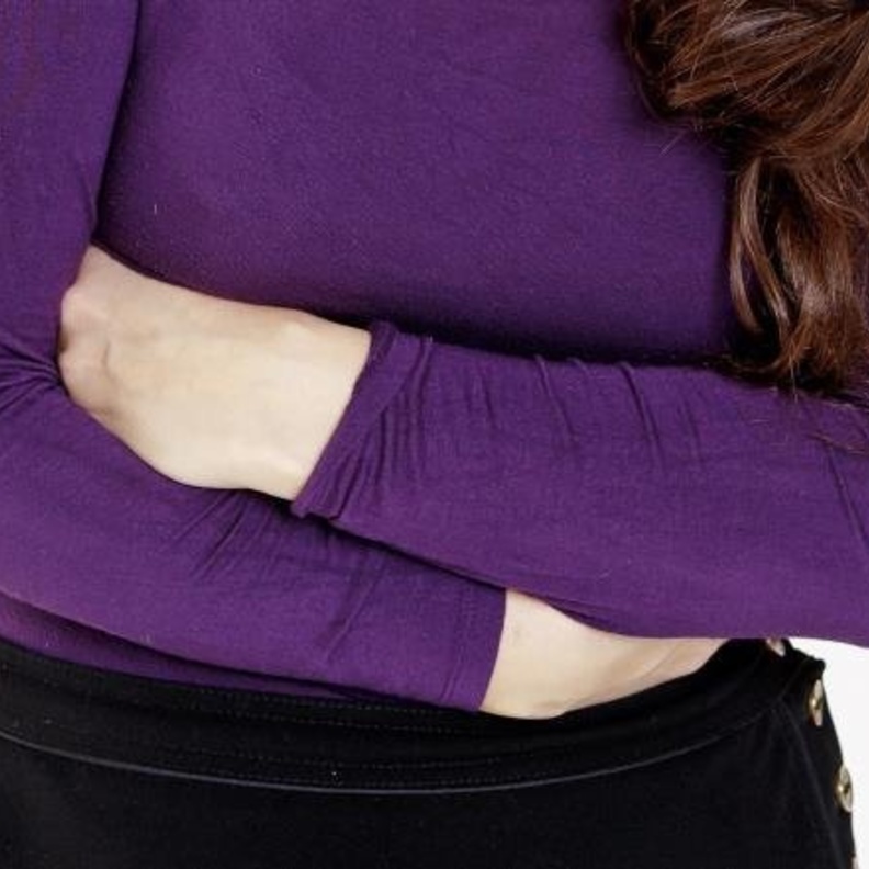 آلام أعلى البطن أهم أعراض التهاب البنكرياس