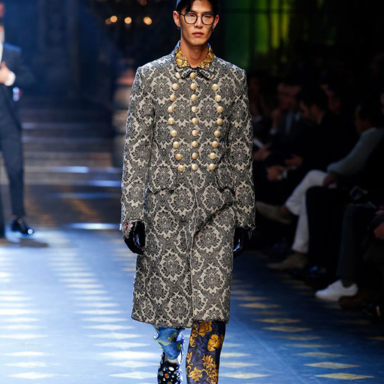 من مجموعة Alexander McQueen