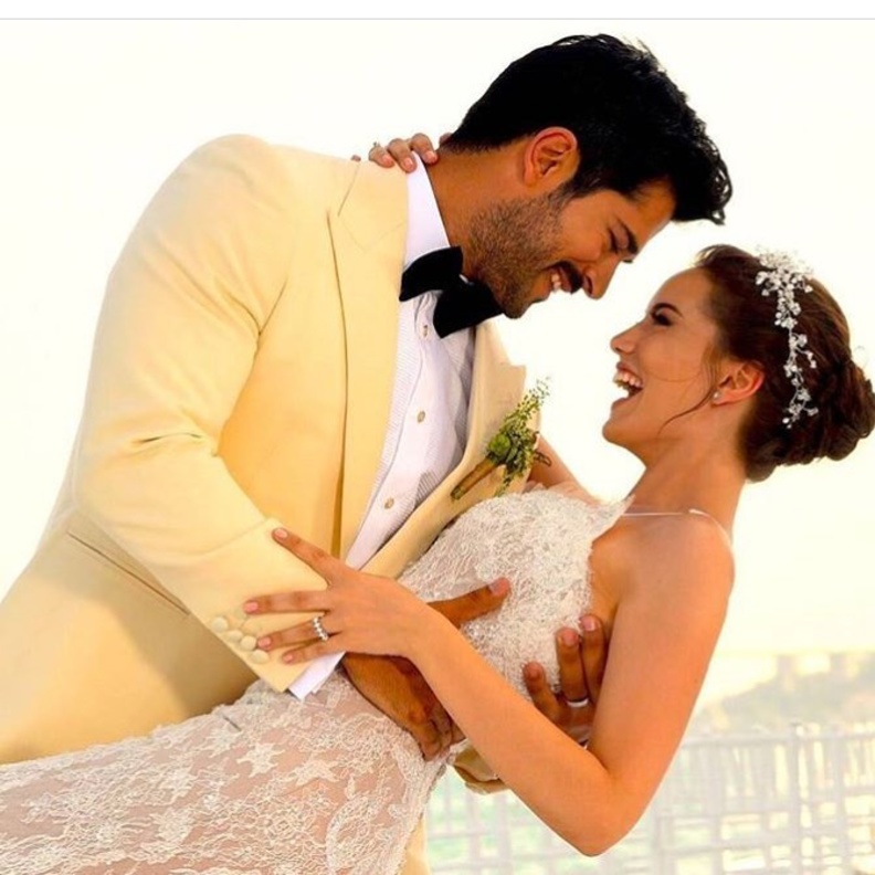 بوراك اوزجفيت وفهرية افجان