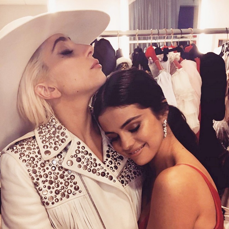 سيلينا جوميز وليدي جاجا