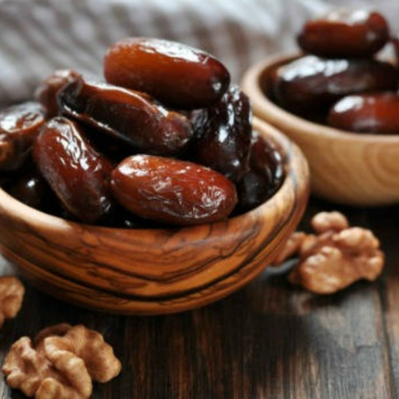 يجب تفتيت ثمرة التمر قبل أعطائها للطفل الصغير