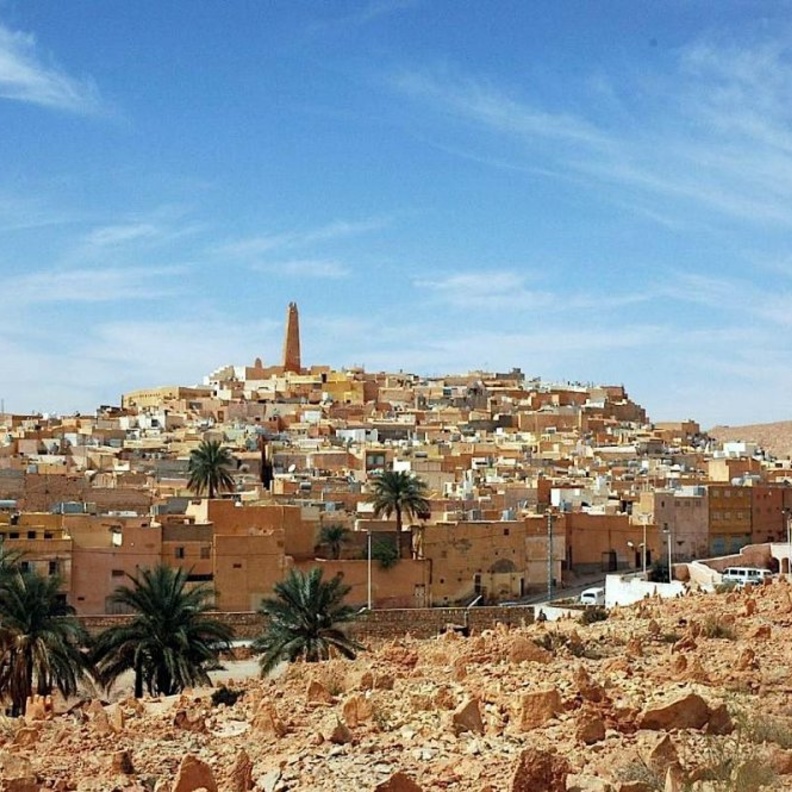 مشاهد طبيعية رائعة في جبال الهقار