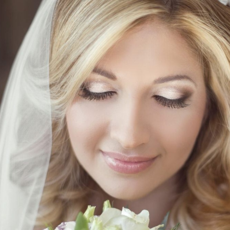 طبقي أفضل الماسكات الطبيعية لوجهك قبل الزفاف