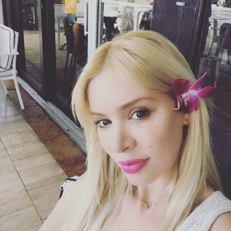 عائشة عثمان تنجب طفلها الاول