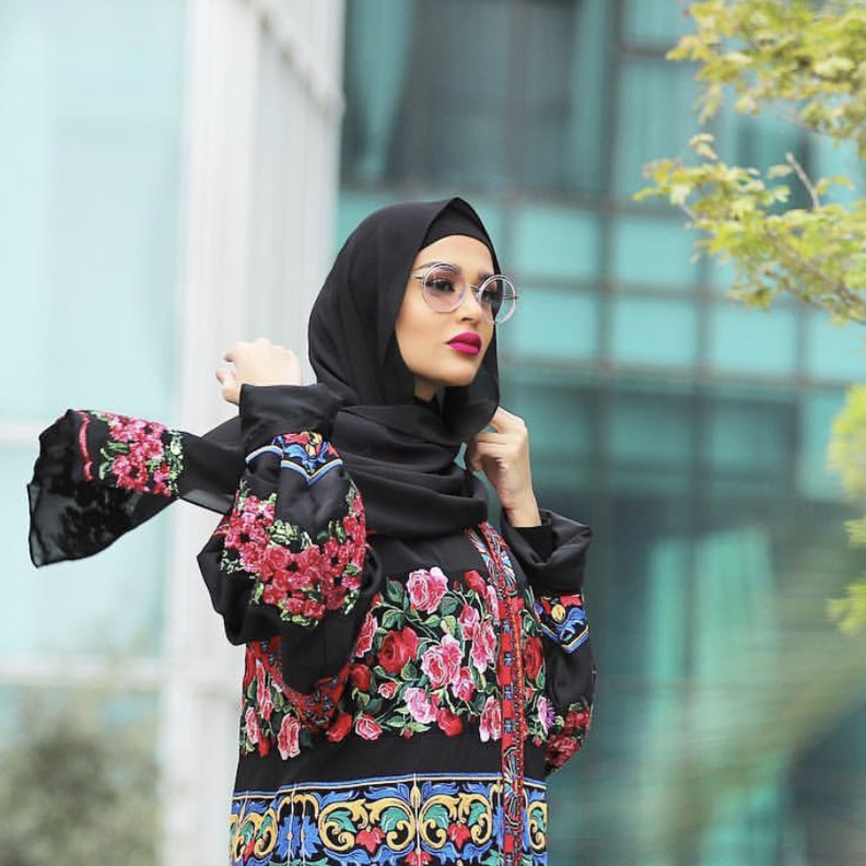 نظارات شمسية تناسب عباءتك الملونة