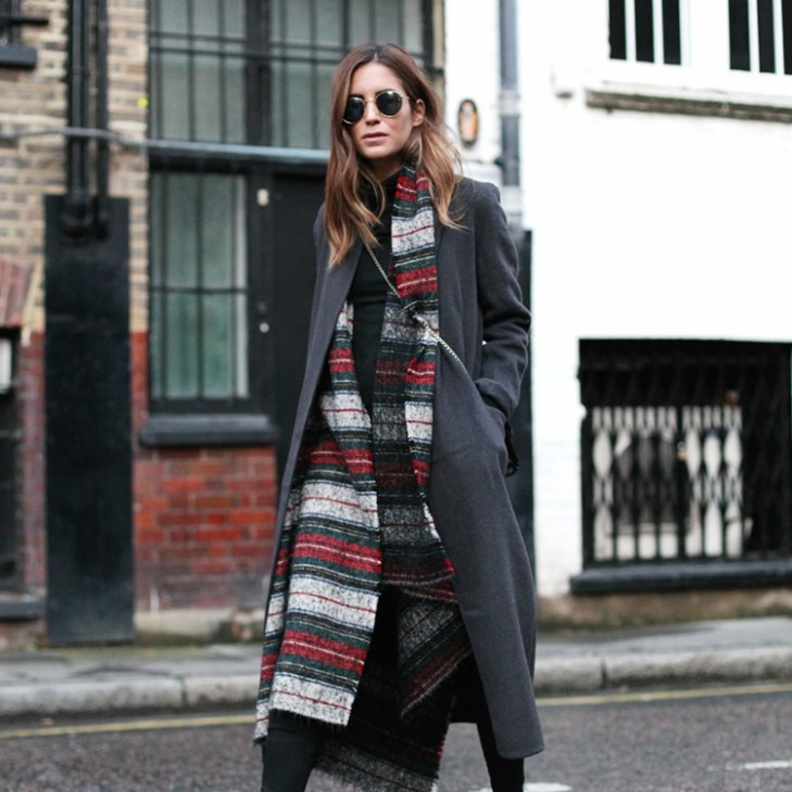 اختاري وشاح بألوان هادئة مع اطلالتك الخريفية