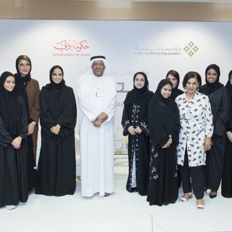 دبي للمرأة تفعل مبادرة قدوة بجلسة حوارية مع الروائية الشابة دبي بالهول