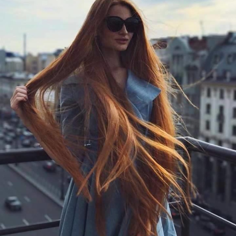 ظهرت سيدوروفا كعارضة في إعلانات لمنتجات الشعر