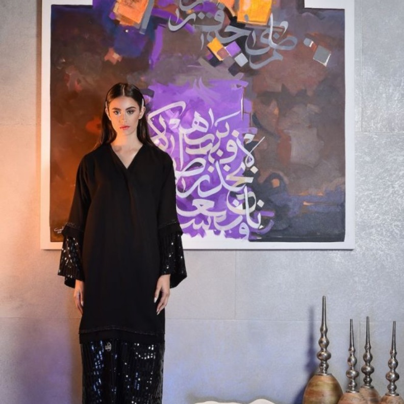 عباية موزان بالشك الأسود الرائع