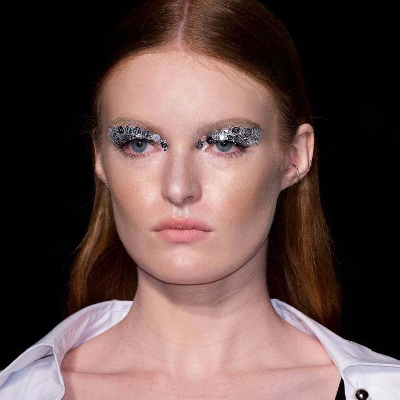 رسمات عيون ملونة من دار Missoni.