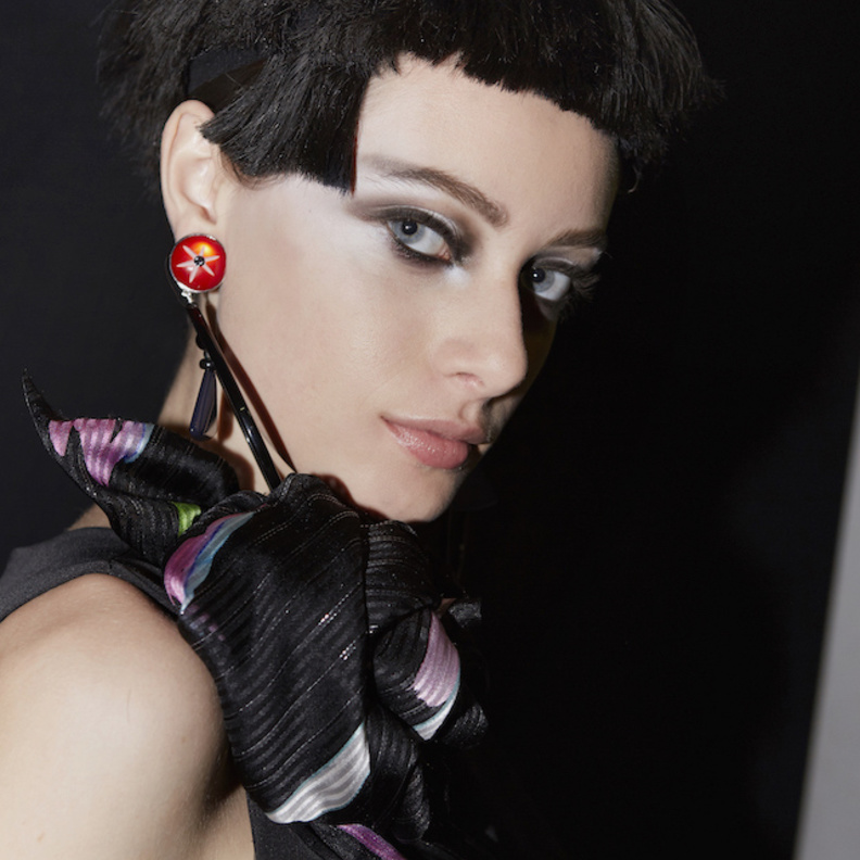 ابتكرت ليندا كانتيلو خبيرة المكياج العالمية في دار جورجيو أرماني Giorgio Armani، إطلالة مكياج جديدة