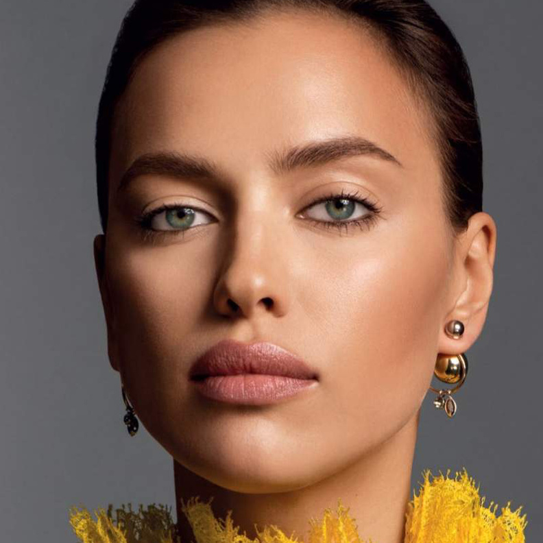 أكثر الألوان التي تناسب بشرك السمراء هي الألوان الترابية