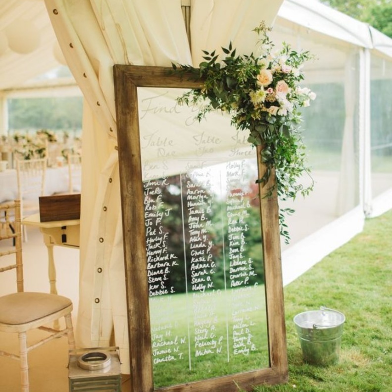 ديكورات الزفاف بتوقيع المرايا الناعمة و المميزة 