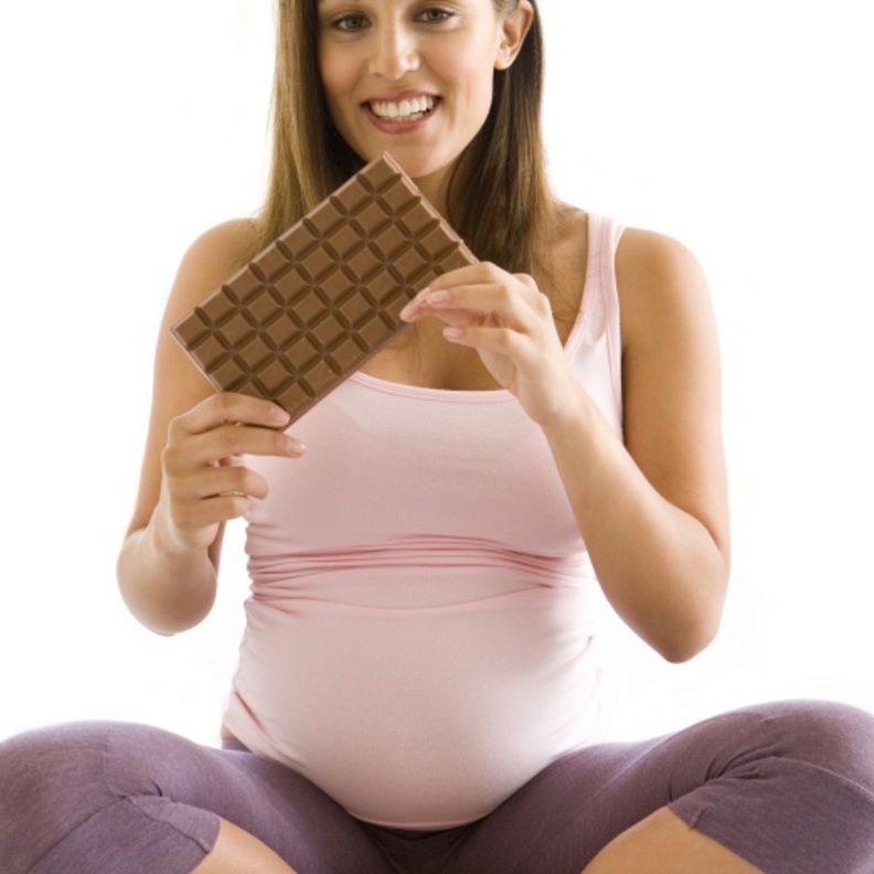  للحامل .. هذا ما تفعله الشوكولاته بجنينك