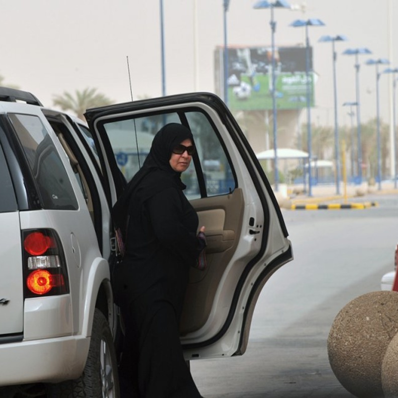 يمكن للمرأة السعودية العمل بسيارتها الخاصة 