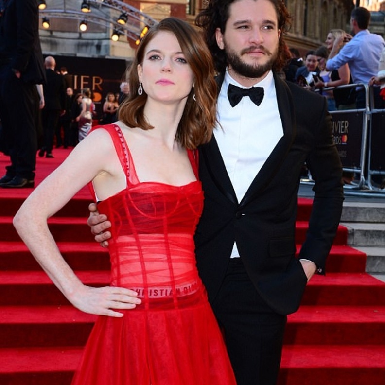 كيت هارينغتون و روز ليزلي أعلنا خطبتهما للمقربين منهم