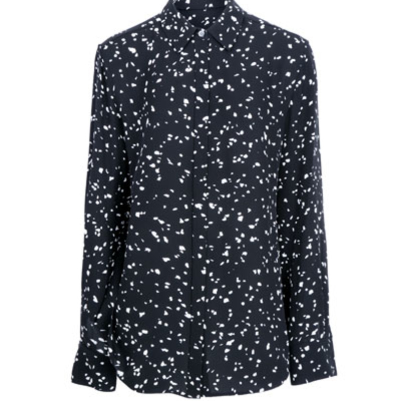 DKNY  تقدّم تصاميم حديثة متنوعة ولافتة 