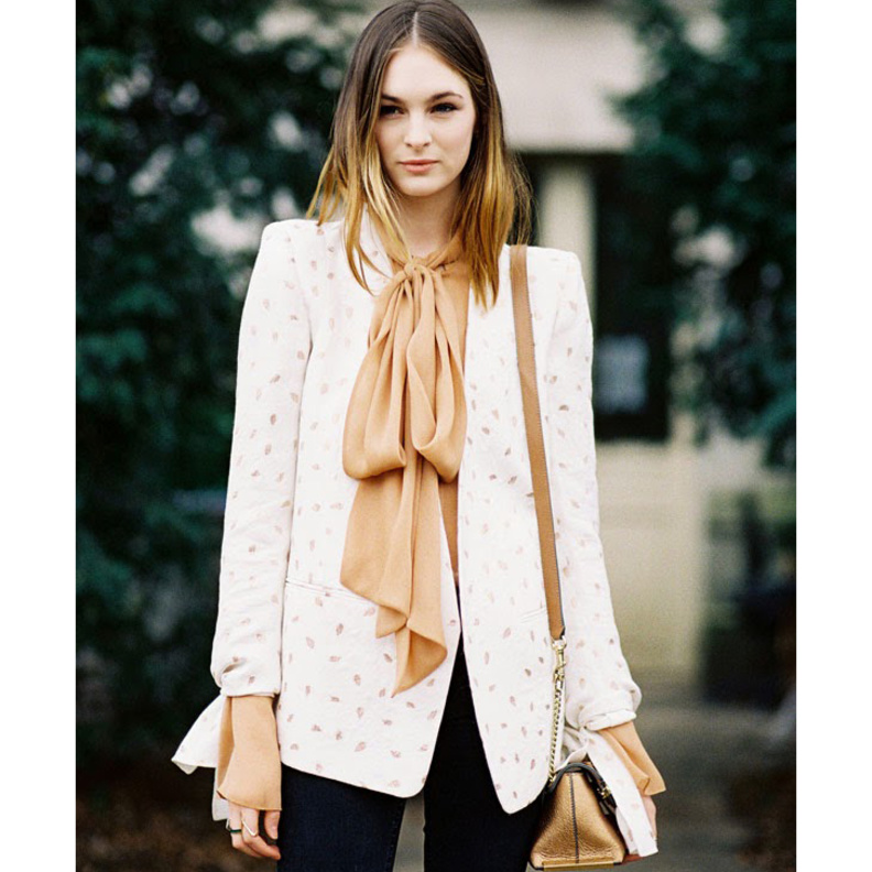 الازياء والاكسسوارات المزينة بشرائط أكثر صيحات الموضة أنوثة هذا الموسم!