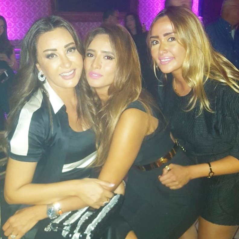 زينة وشقيقتها