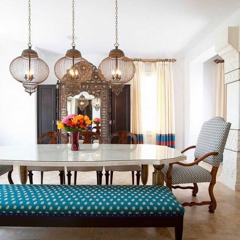 ترتيب السفرة بإكسسوارات ذات تصميم عربي