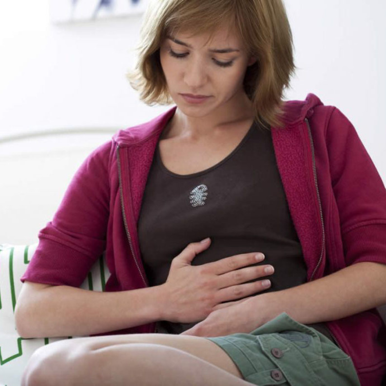 الكبد الوبائي يسبب آلام في البطن