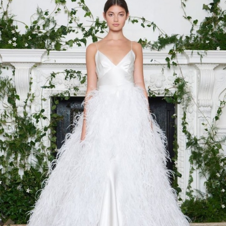فساتين زفاف ناعمة للعروس من مجموعة مونيك لولييه لخريف 2018
