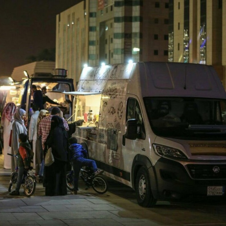 يجب التأكد من موقع بائعي التجول